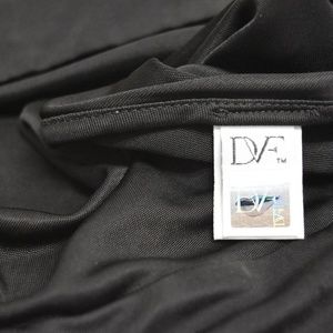 Diane Von Furstenberg Tops - Diane Von Furstenberg Black Top. Size L. Pre-Owned Diane Von Furstenberg Tops - Diane Von Furstenberg Black Top. Size L. Pre-Owned
